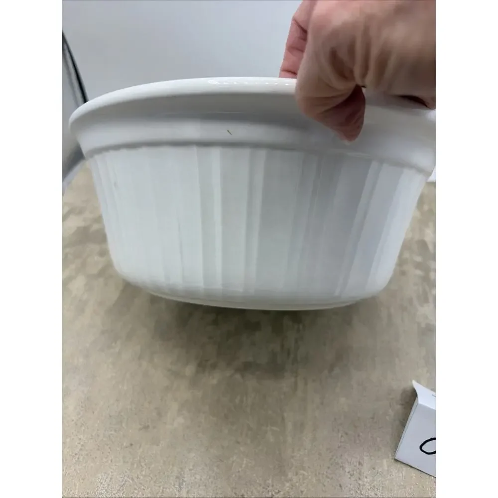 Corning Ware French White Round Casserole 2 Quart -1.9 L. 9.5”